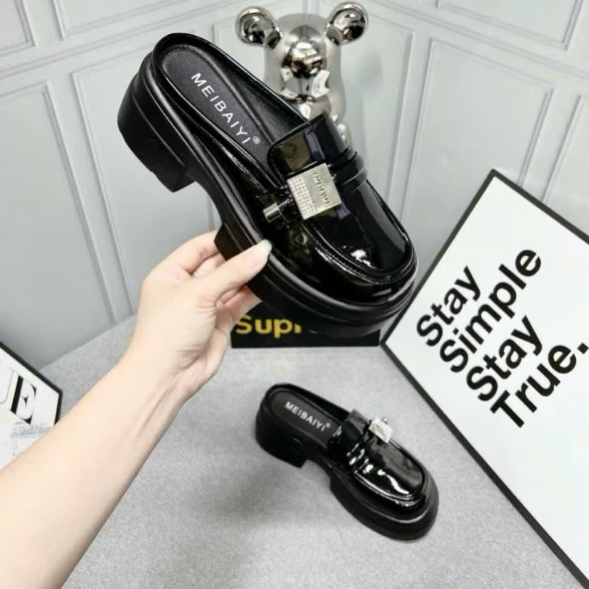 GIÀY SỤC ĐÓC KHÓA NGANG KHÓA VUÔNG NHỎ DA BÓNG SỤC NỮ ĐẾ CAO 6CM ( MÃ BÓNG 83S )