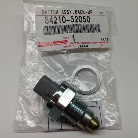 switch mundur back up lampu Toyota Hiace Vios Yaris Altis 84210-52050 Harga  330,000 Ringgit*Penghantaran Percuma