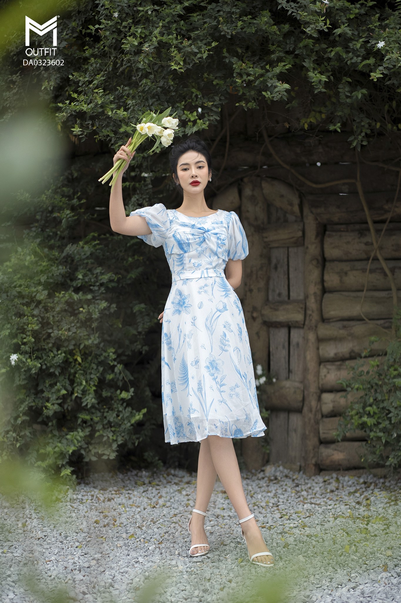 Đầm xuân hè nơ ngực
