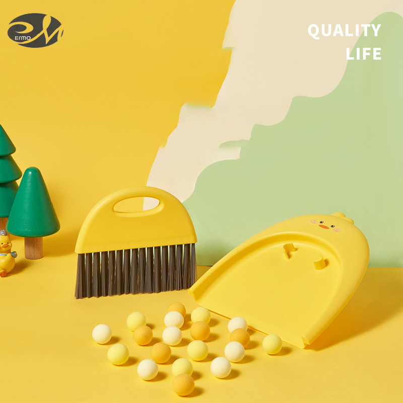 Children's broom combination mini cute dustpan set kindergarten baby little yellow duck toy creative and cute ราคา 61 บาท*ส่งฟรี
