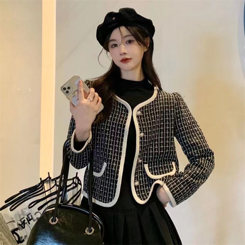 Áo khoác dạ mỏng hai lớp kẻ đen trắng phối cúc tiểu thư sang chảnh