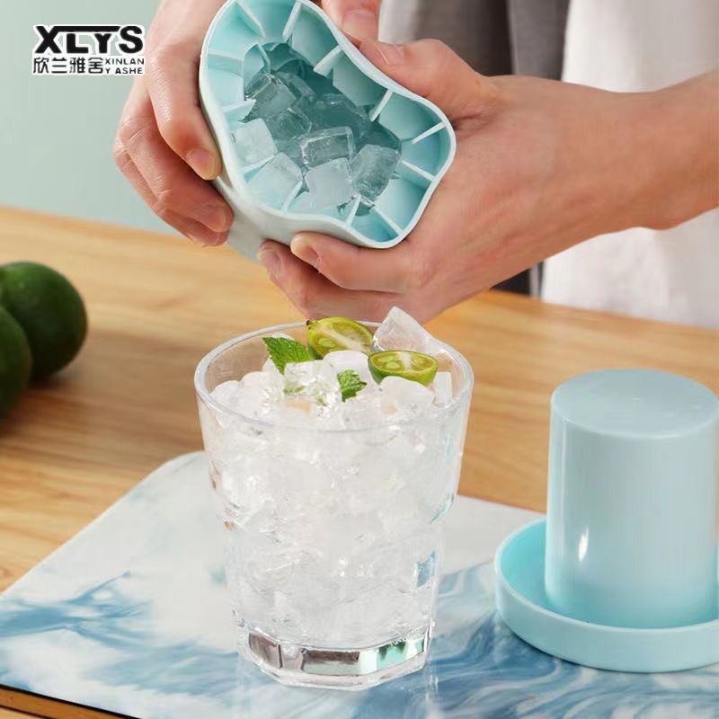Ice tray Ice maker, ice tray, ice tray, silicone rubber ice tray, jelly, pudding, easy-to-remove ice, with cover. Ice box Ice cube silicone food-grade cylinder ice cube mold cold drink ice cube freezer large-capacity frozen ice cube mold ราคา 66 บาท*ส่งฟรี