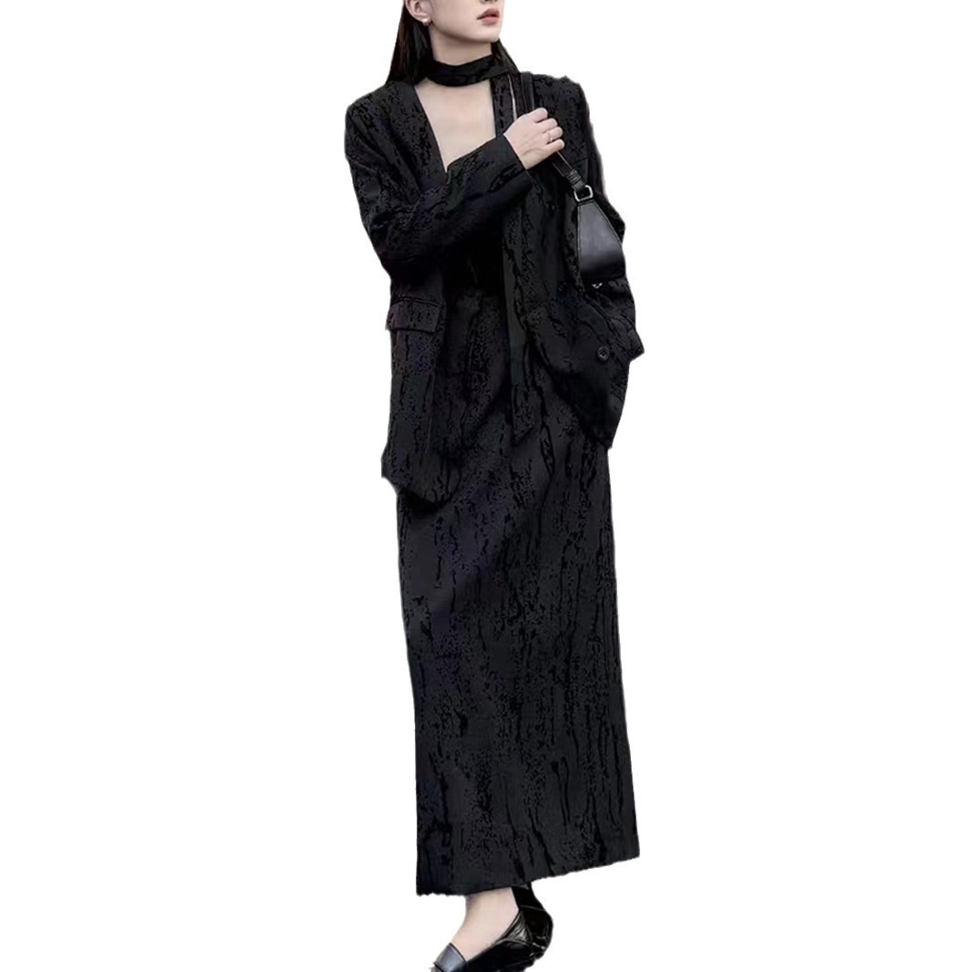 Spot Autumn Set, Women's Fashion High-End Women's Casual Two-Piece Set, High-End Feeling, Light Luxury, Socialite Style Suit And Skirt ราคา 3,405 บาท*ส่งฟรี