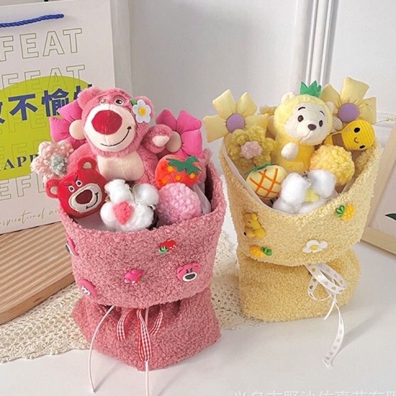 Bó hoa gấu dâu lotso kèm túi giấy làm quà tặng bạn gái yêu lễ tình nhân 14/2