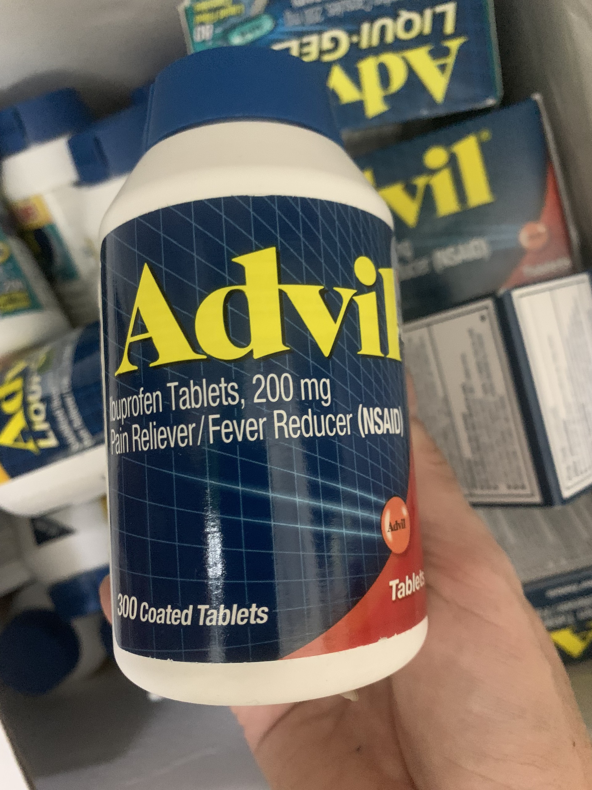 Viên uống giảm đau Advil Ibuprofen 200mg