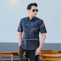 PANDEGA Baju Hem Kemeja Batik Lengan Pendek Slimfit Full Furing Prabuseno Official Premium Seragam Kerja Kantor Formal Modern Mewah Cowok Laki Laki Dewasa Bapak Bapak Slim Fit Jumbo Lamaran Engagement Couple Pasangan Elegan Solo Keren Terbaru