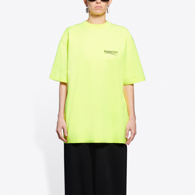 เสื้อเชิ้ต เสื้อเบลาส์สตรี Balenciaga เสื้อยืดแขนไหล่ตกผู้หญิงสีเหลืองนีออน 641655TJVF77110 ราคา 34,124 บาท*ส่งฟรี