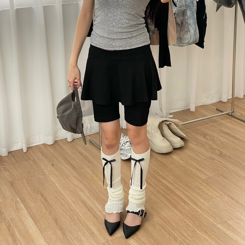 Black low-waist skort // quần váy kiểu blokecore keooo