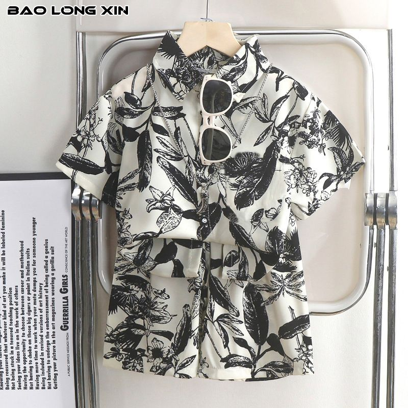 BAOLONGXIN Fashionable Kids Summer Outfit Set with Abstract Print and Soft Fabric