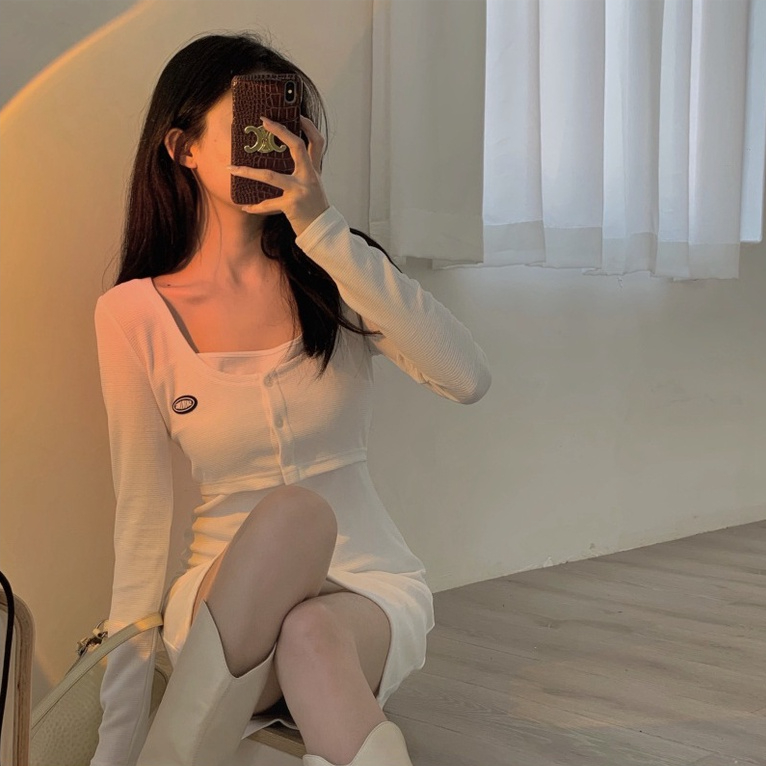 Đầm body nữ dài tay cổ vuông trend 2023