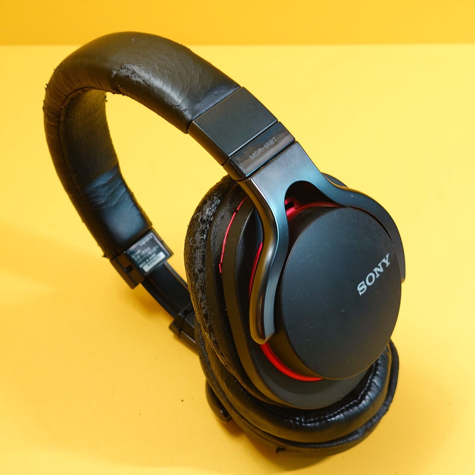 Tai nghe Sony MDR-1RBT cũ nobox - tai nghe Bluetooth over-ear, ngoại hình khá, pad da tróc