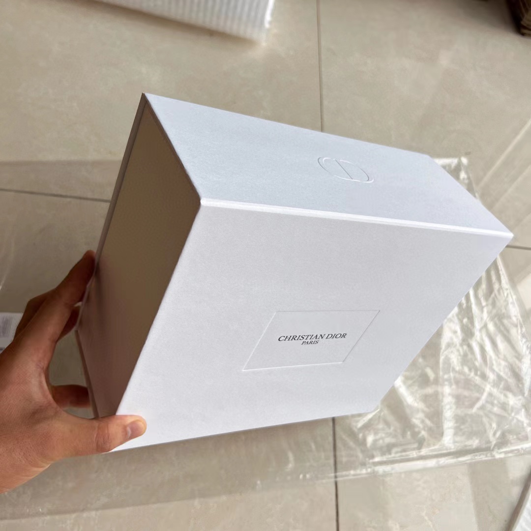 DIOR Bow Tie White Fine Gift Box 21.5 12.5 7cm