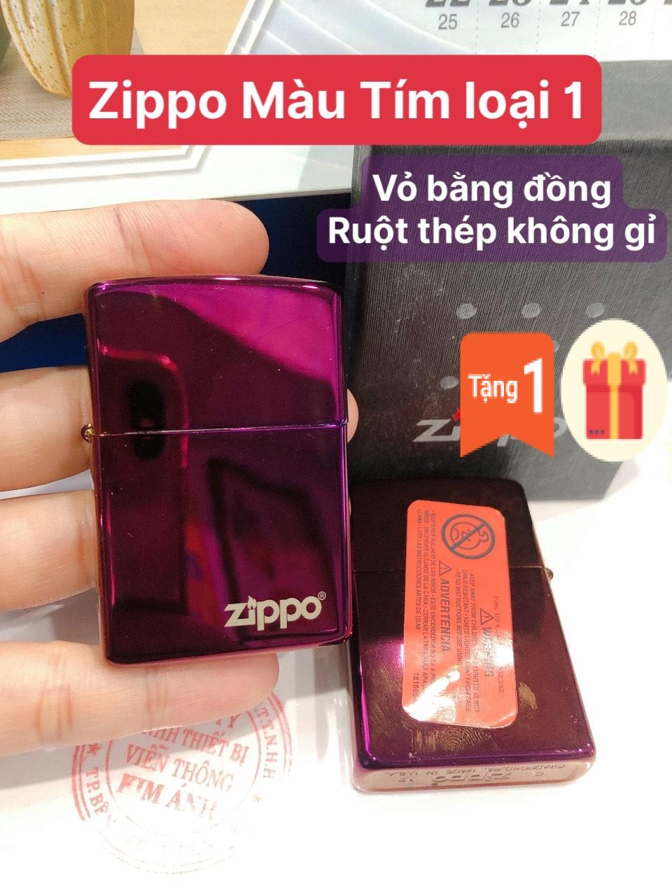 Bật Lửa Zippo Màu Tím loại trơn bóng in Logo, Vỏ bằng đồng có tem đỏ