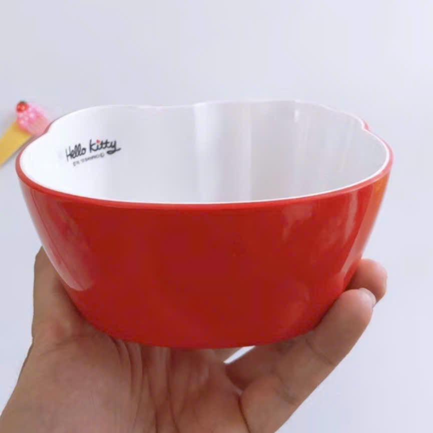 BÁT NHỰA HÌNH KITTY DỄ THƯƠNG – AN TOÀN, NHẸ, BỀN ĐẸP, GIÚP BÉ ĂN NGON HƠN VÀ HỨNG THÚ MỖI NGÀY