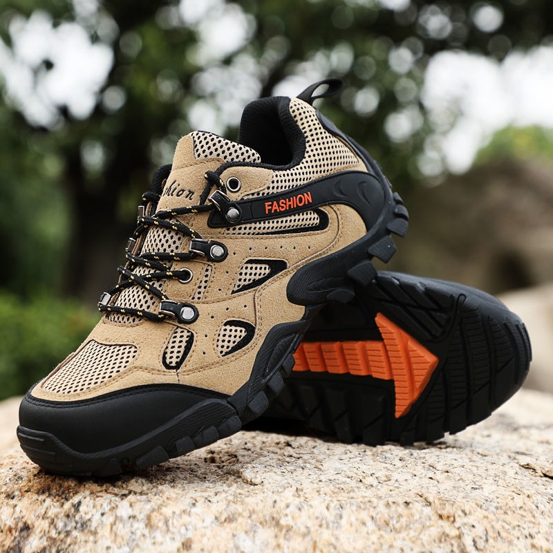 New mesh breathable outdoor shoes for men, anti slip hiking shoes for men, sports shoes for men, hiking and tourism shoes for men, and casual shoes for men's fathers