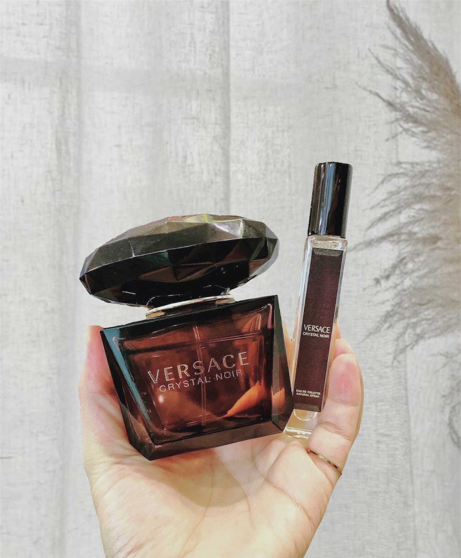 Versace Crystal Noir Nước Hoa Nữ Chính Mùi Hương Hoa Cỏ Cổ Điển
