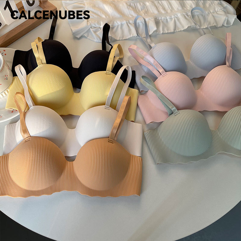 Women's underwear, summer seamless one-piece steel-rimless thin bra, small breasts gathered to show breasts and large breasts ราคา 40 บาท*ส่งฟรี