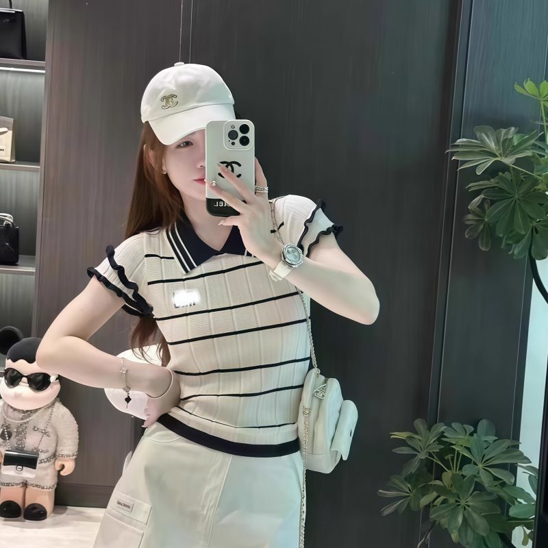 Mùa hè 2026 mới khí chất Pháp màu tương phản sọc giảm béo Top ve áo ngắn áo len có tay