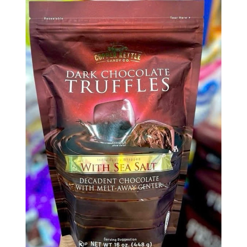 Socola đắng Truffle đen tan chảy ngay miếng đầu tiên 448g - Dark Chocolate Truffles With Sea Salt - Kẹo socola đen muối biển được làm bằng lớp vỏ sô cô la thơm ngon bao bọc phần nhân tan chảy được hoàn thiện bằng một chút muối biển 😍