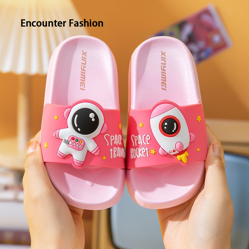 Children's Astronaut Sandals Boys and Girls Indoor Sandals Non slip Soft Sole Summer Cartoon Cute Children's Sandals Sz2035 ราคา  163 บาท*ส่งฟรี
