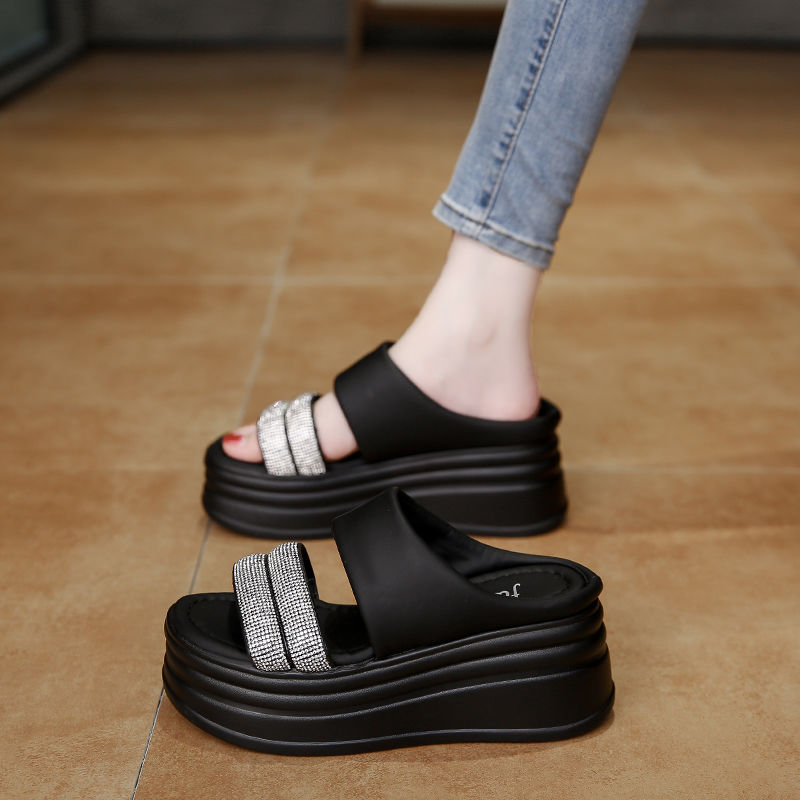  Xăng đan đế xuồng nữ mới với đế mềm da thường ngày 