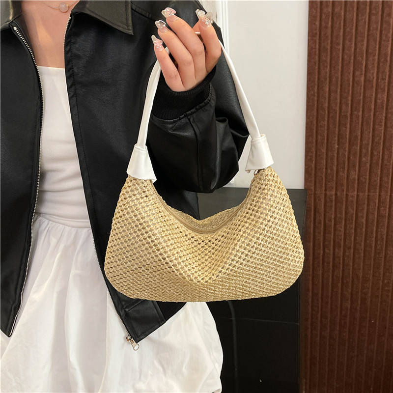 Women Straw Shoulder Bag Woven Crescent Bag Beach Dumpling Bag Stylish Woven Handbag for Summer Casual Use - 3