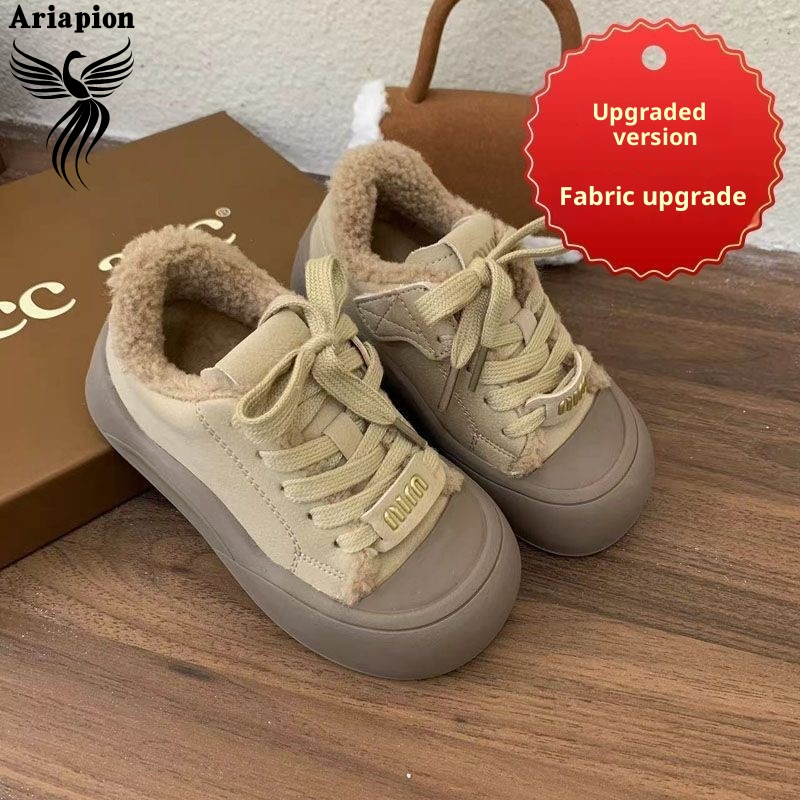 AriaPion丨รองเท้าเด็กฤดูหนาวรองเท้าบิสกิตพื้นนิ่มกันเตะรองเท้าวอร์มขนแกะรองเท้าผ้าฝ้ายหนังแท้สำหรับผู้ชายและผู้หญิง ราคา 357 บาท*ส่งฟรี