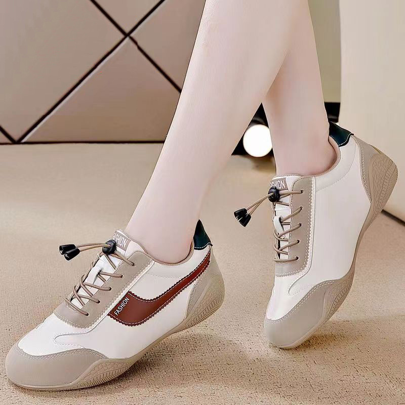 Champ shoes Store【Free Shipping Miễn phí vận chuyển  Mùa Xuân 2024 của phụ nữ thể thao linh hoạt Mới Giải trí chạy Giày sinh viên trẻ em