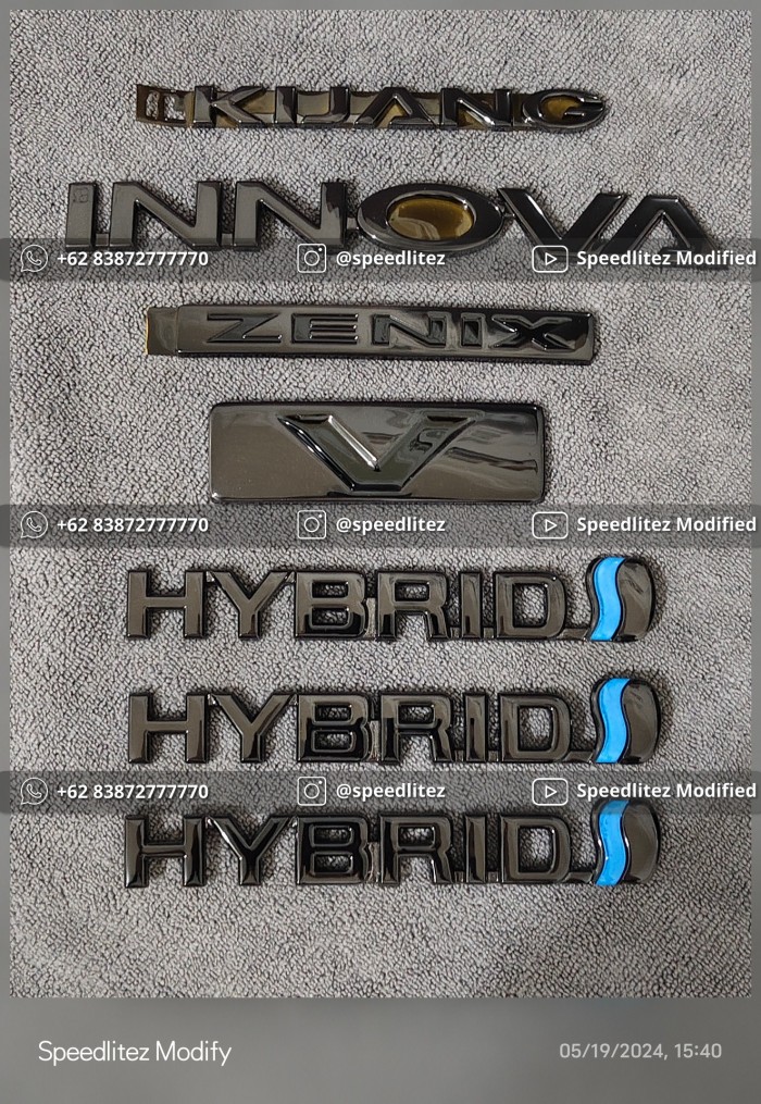 LOGO EMBLEM BLACK CHROME TULISAN TOYOTA ZENIX + INNOVA + V + HYBRID -DAANSHOP5 Harga 935,000 rupiah*Gratis Ongkir