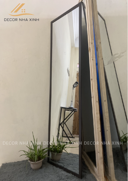 Gương soi toàn thân khung nhôm giả vân gỗ thông Decor Nhà Xinh kích thước 120x40cm