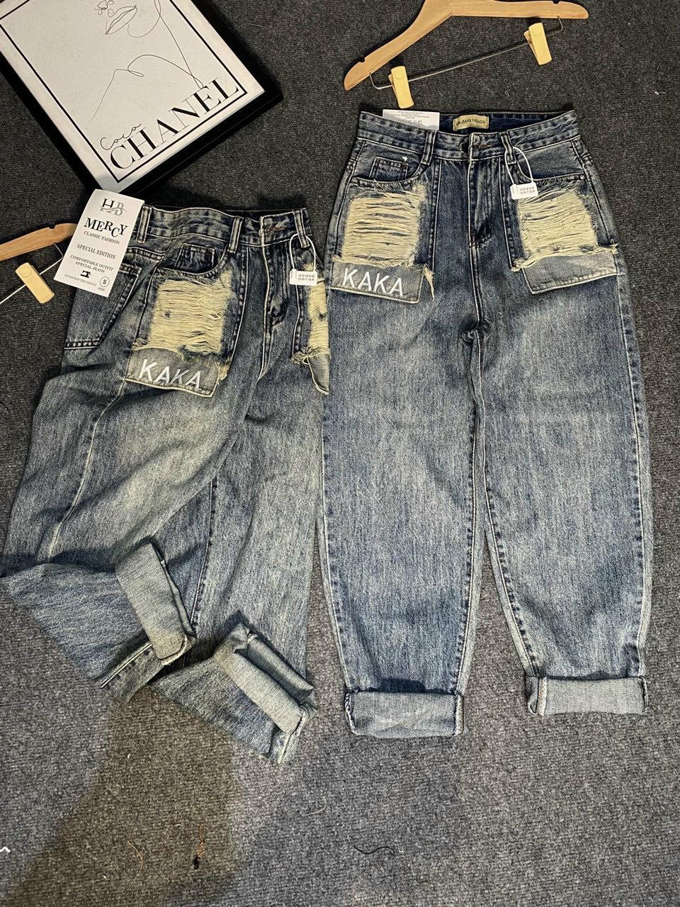 Quần Baggy Jean Nữ Rách Túi Thêu Chữ Phối Túi - Women's Pants Denim