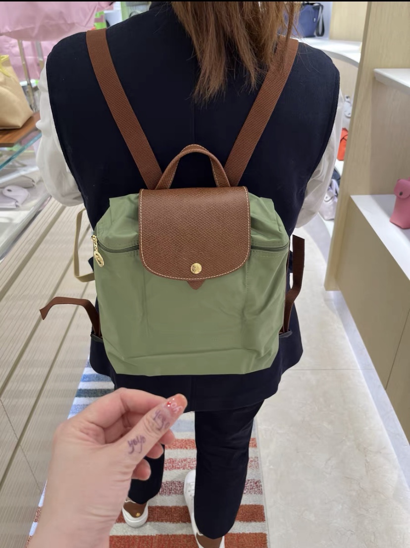 100% Authentic longchamp le pliage club Waterproof nylon shoulder bag Dumpling Bag Backpack women handbag fashion handbag L1699089P77 - Green color ราคา 1,280 บาท*ส่งฟรี