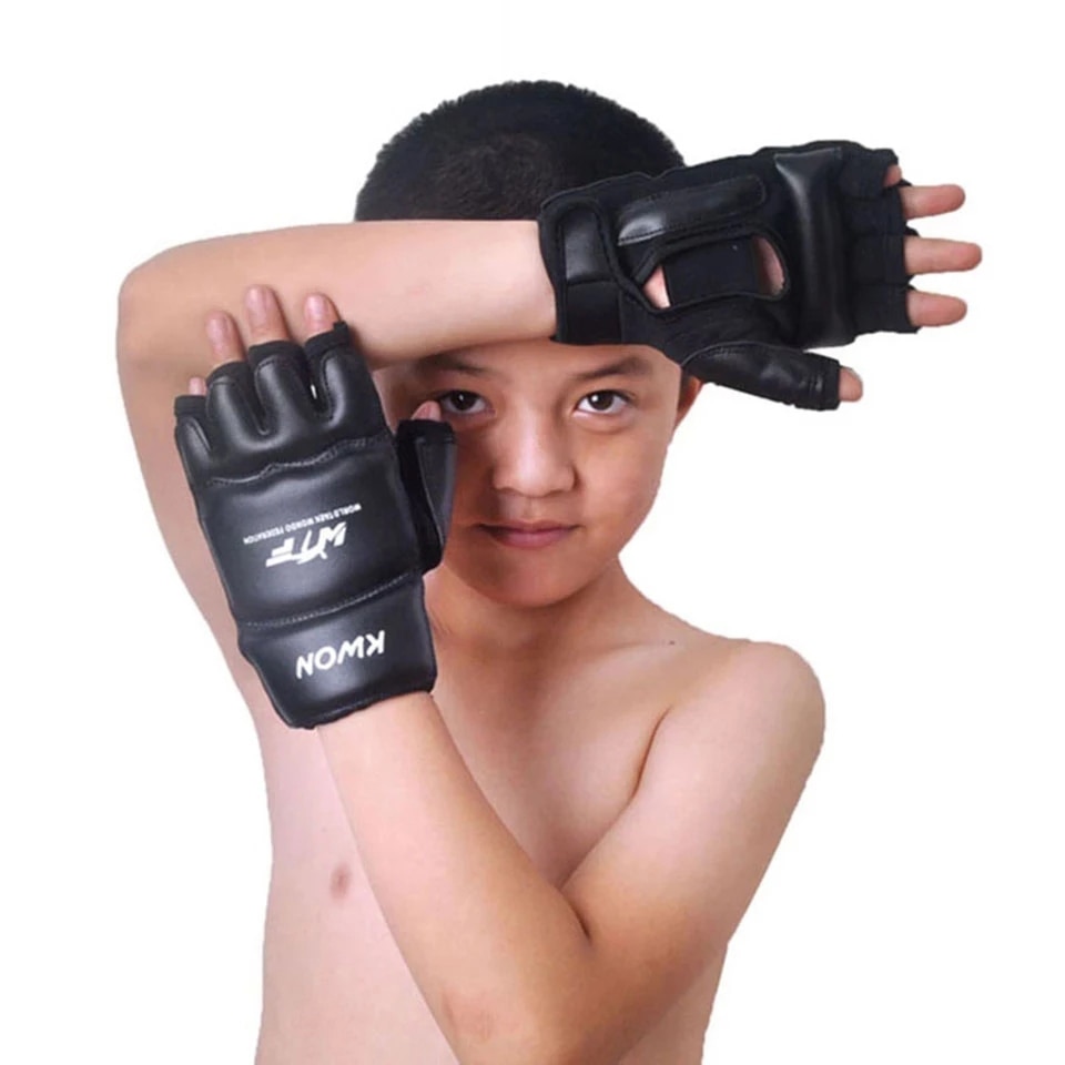 Da mới hở ngón trẻ em trẻ em karate đấm bốc thích hợp cho găng tay găng tay găng tay găng tay sanda karate bao cát taekwondo bảo vệ thích hợp cho găng tay mma muay thai boxing găng tay