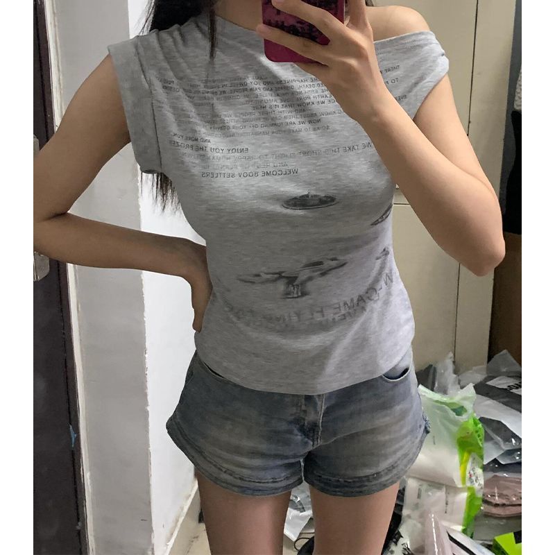 เสื้อแขนสั้นเปิดไหล่ทรงไม่ปกติ เสื้อยืด เสื้อครอปสาวเซ็กซี่สุดชิค ราคา 137 บาท*ส่งฟรี