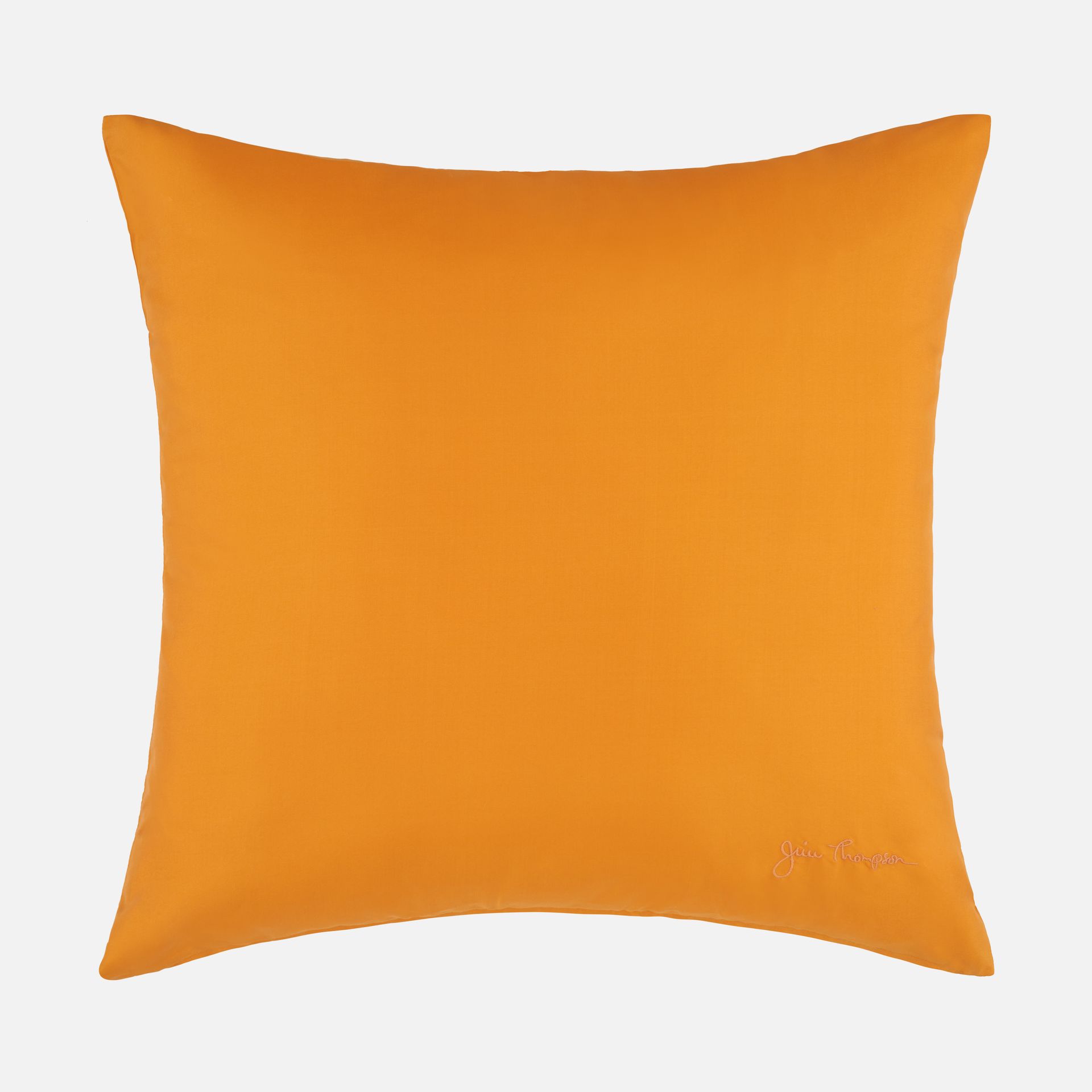 Single color Silk Cushion Cover 18" - Fire ราคา 900 บาท*ส่งฟรี