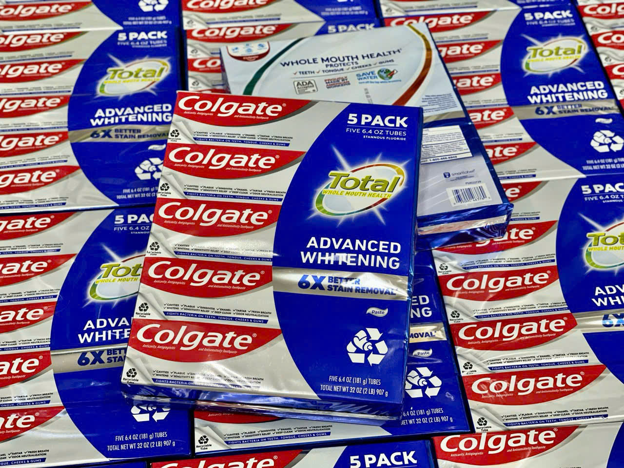 Kem đánh răng Colgate Total Advanced Whitening(181g) của Mỹ