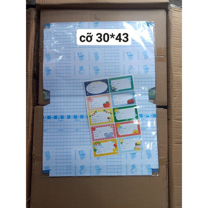 40 Tờ bọc sách vở tặng 40 nhãn vở decal 3D chống nước bụi bẩn kích thước 30cm x 43cm