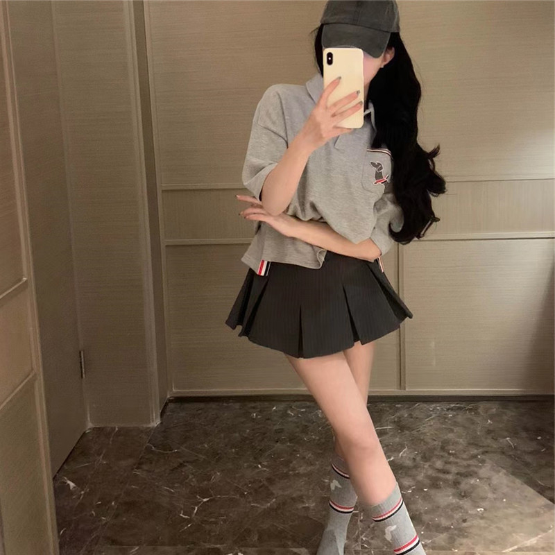 Mỹ Sản phẩm mới thom Browne TB thêu hình chó ve áo Áo thun tay ngắn cho phụ nữ 24 xuân hè mới phong 