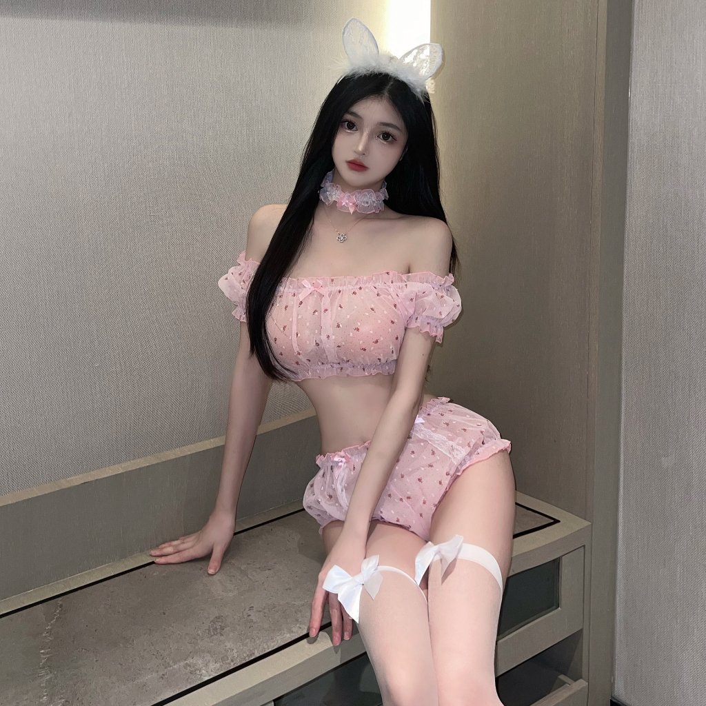 Bộ ngủ trễ vai hoa hồng chấm bi siêu cute 5258