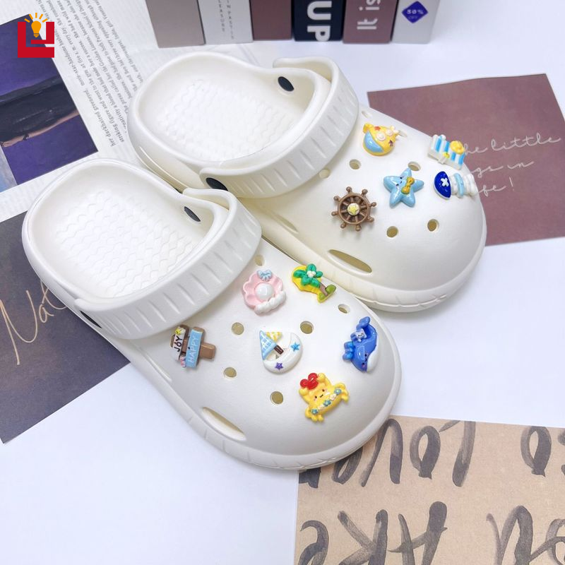 2025 New Croc Shoe Charms Decorative Accessories for Women Cute Cartoon Designs Fashionable Summer Footwear Decor ราคา 99 บาท*ส่งฟรี