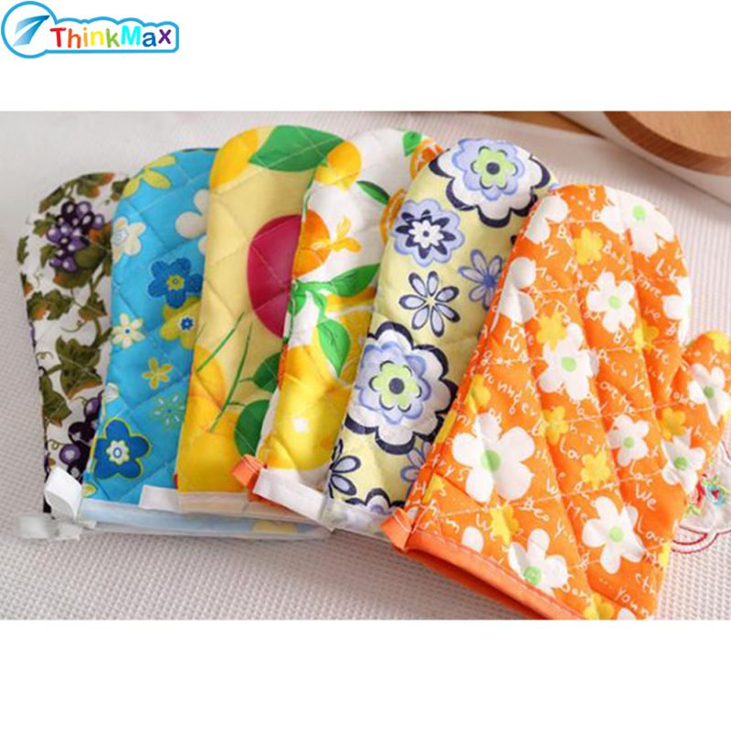 Cotton Heat-insulation Gloves Oven Glove Household Kitchen Accessories ราคา 13 บาท*ส่งฟรี