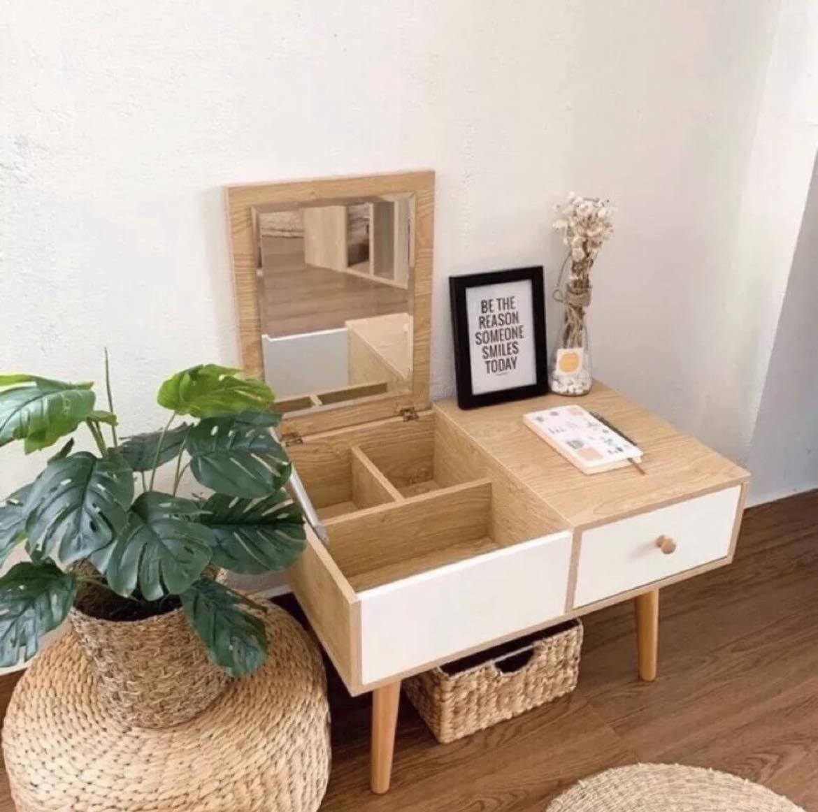 MIỄN SHIP Bàn Trang Điểm Ngồi Bệt, Bàn Phấn Có Gương tích hợp tủ để đầu giường