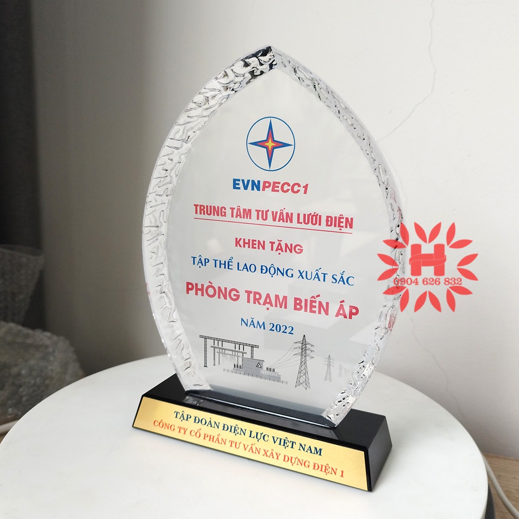 Quà lưu niệm kỷ niệm chương pha lê thân sần cao 19 cm làm quà tặng vinh danh, khen thưởng, quà lưu niệm để bàn