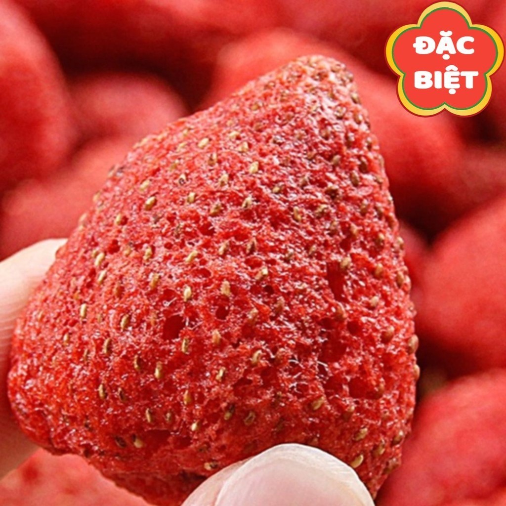 300G Dâu tây sấy giòn trend 2024 giòn, xốp, ngọt nhẹ, chua tự nhiên, thơm dâu - Đặc sản Thảo Đà Lạt