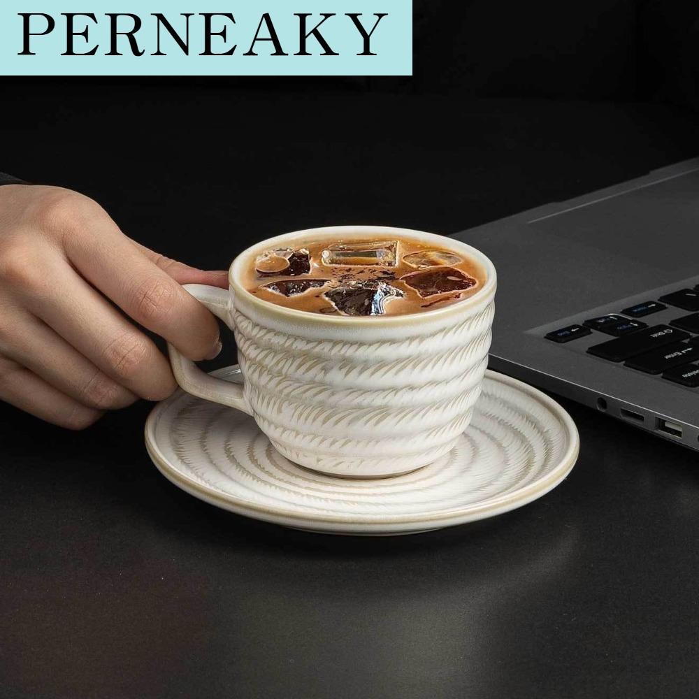 PERNEAKY ลายดอกนูน ถ้วยชาเซรามิก พร้อมฐาน สง่างาม แก้วกาแฟ สร้างสรรค์ วินเทจ แก้วลาเต้ ใช้ในบ้าน ราคา 383 บาท*ส่งฟรี