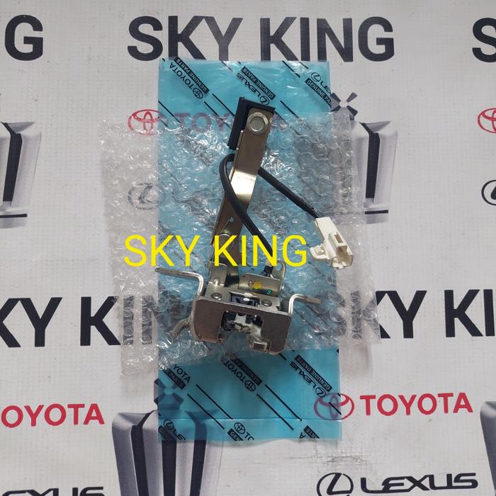 DOR LOK LOC BACK DOOR LOCK PINTU BAGASI BELAKANG REAR TOYOTA AGYA 2012 2013 2014 2015 2016 2017 2018 2019 2020 2021 2022 DAIHATSU AYLA 69350-BZ160 69350 BZ160-mirakuruu.id Harga  565,000 Ringgit*Penghantaran Percuma