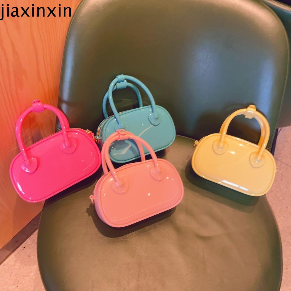 JIAXINXIN ฤดูร้อนฤดูร้อนฤดูร้อน ถุงเจลลี่พีวีซี กระเป๋าสะพายไหล่แบบสั้น สีลูกอมสี กระเป๋าถือสำหรับผู้หญิง สไตล์เกาหลีแบบ การจัดเก็บข้อมูล กระเป๋า Crossbody ขนาดเล็ก เทศกาลสงกรานต์ ราคา 285 บาท*ส่งฟรี