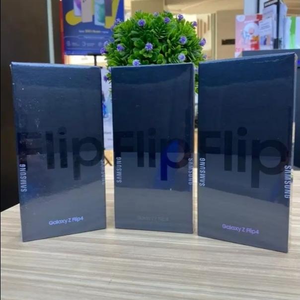 Samsung Z Flip 4 8/128 Ram 8/128 Gb New Official Harga  10,495,000 Ringgit*Penghantaran Percuma