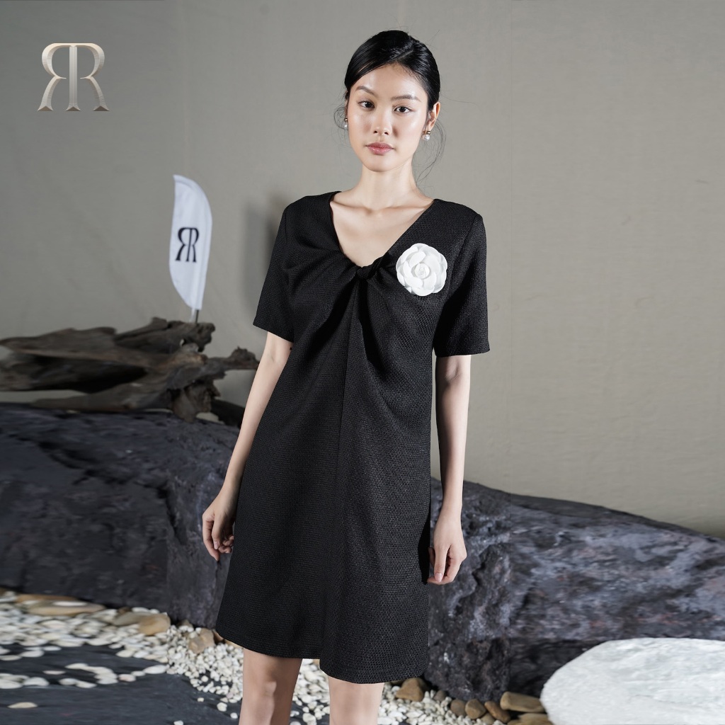 Rập - đầm cổ v nhún tay ngắn cài hoa vải - prime 14