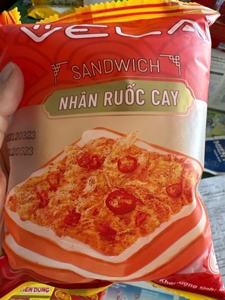 Bánh mì nhân chà bông ruốc cay